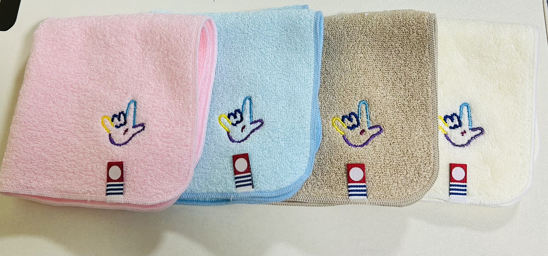 手話 I LOVE YOU 刺繍 今治タオルハンカチ|ミニ 22×22cm